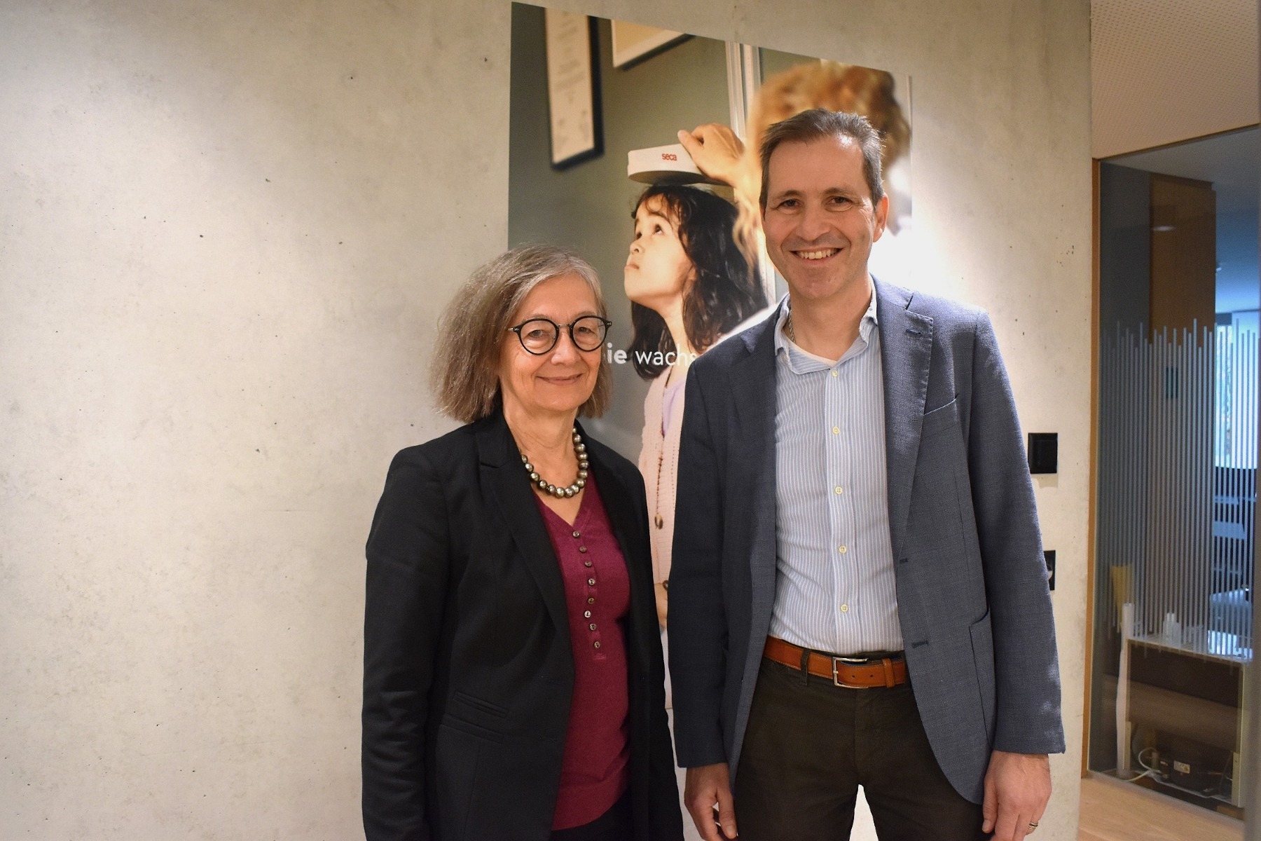 Dr. med. Yvonne Gilli, Präsidentin der FMH, und Stefan Kaufmann, Generalsekretär der FMH